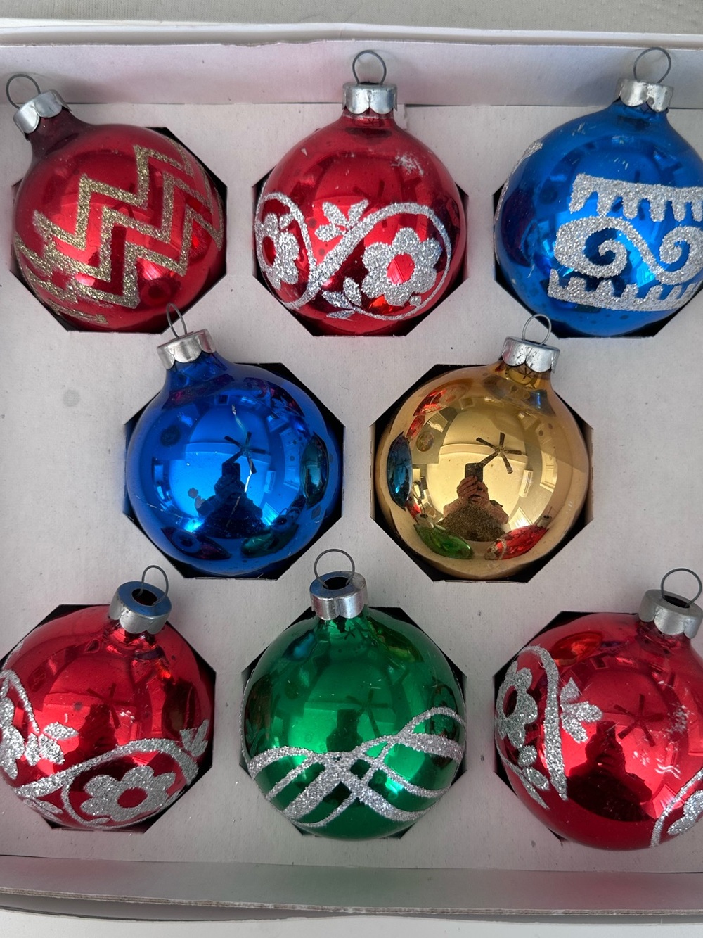 VINTAGE LOT OF 8 STENCILED Glass Ornaments Multicolor Ornaments - Picture 6 of 7